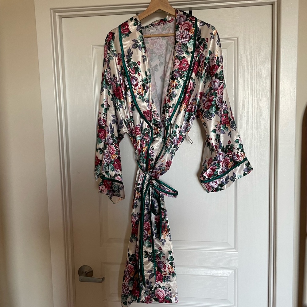 Vintage Floral Robe